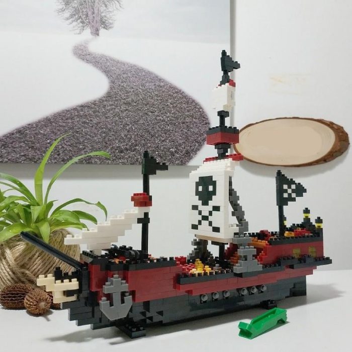 YZ 66505 Large Caribbean Pirate Skull Ship - LOZ Blocks Official Store